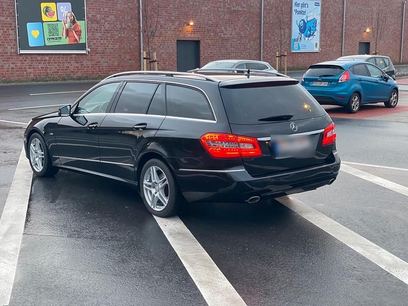 Gebraucht Mercedes E350 231 PS (169 kW) 2009 Schwarz Kombi