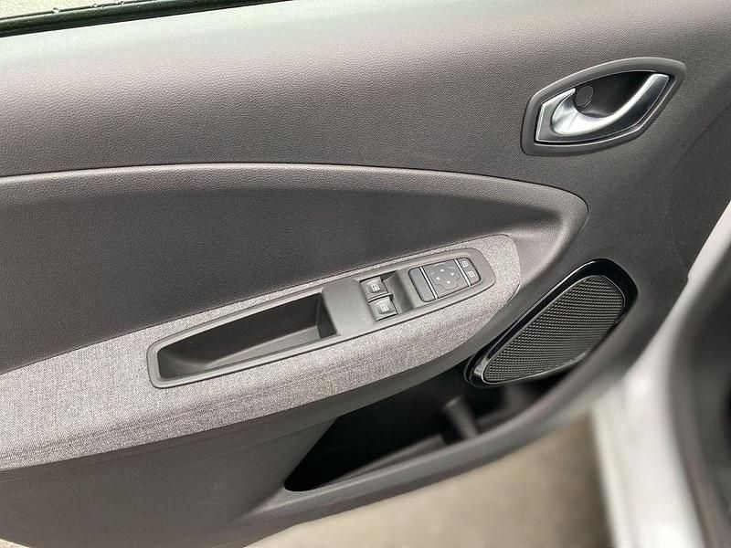 Gebraucht Renault Zoe 50 kW (69 PS) 2020 Gletscherweiss Kleinwagen