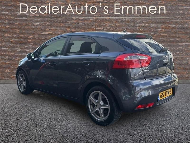 Gebraucht Kia Rio Plus 86 PS (63 kW) 2012 Grau Limousine