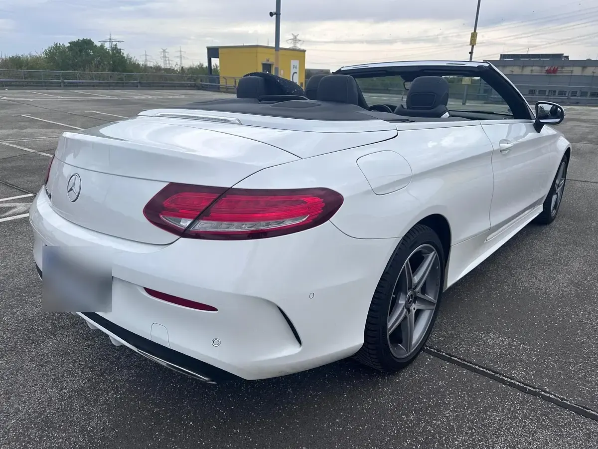 Gebraucht Mercedes C250 AMG line 211 PS (155 kW) 2017 Weiß Cabrio