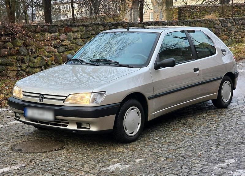 Gebraucht Peugeot 306 89 PS (65 kW) 1994 Gelb Kleinwagen