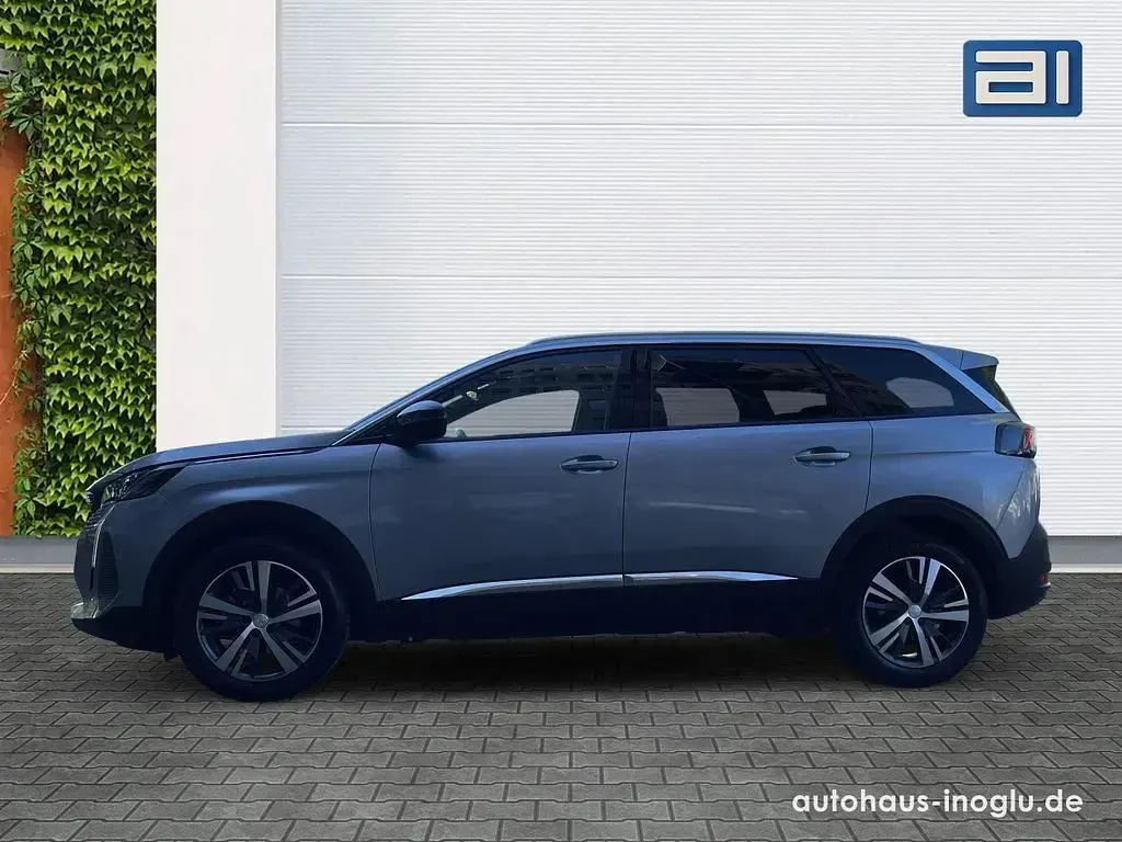 Gebraucht Peugeot 5008 Allure 131 PS (96 kW) 2024 Grau artense SUV