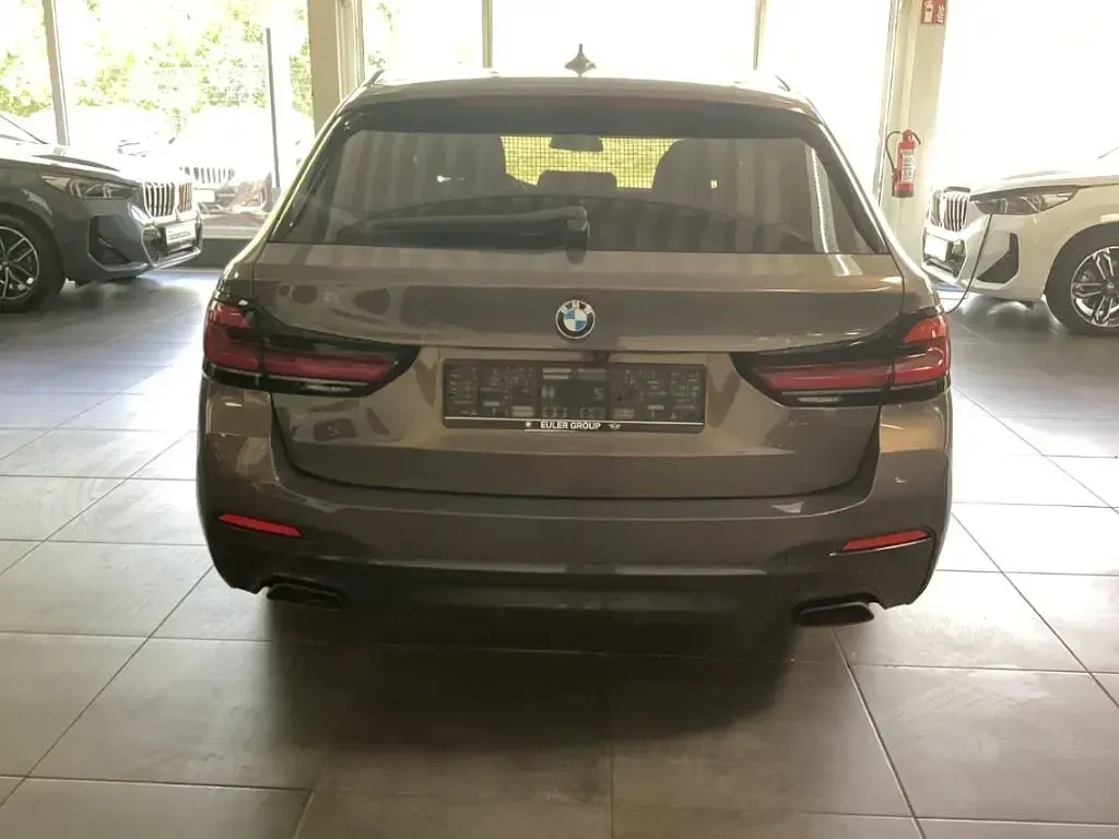 Gebraucht BMW 530 Performance 286 PS (210 kW) 2023 Grau Kombi