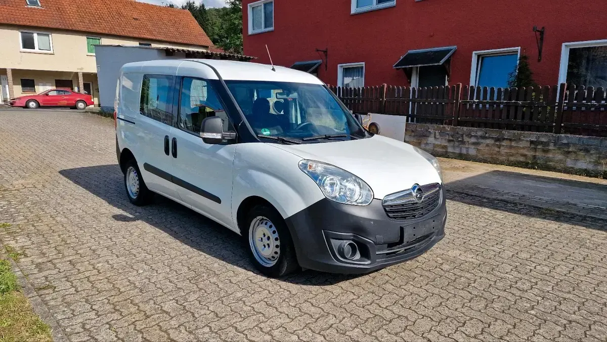 Gebraucht Opel Combo 95 PS (69 kW) 2016 Weiß Van / Kleinbus