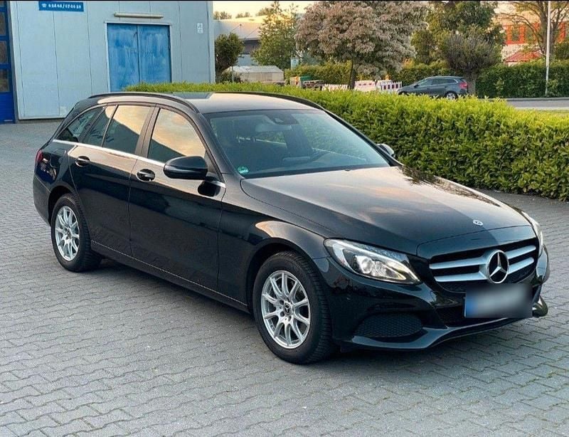 Schwarz Gebraucht 2017 Mercedes C200 Kombi | 16.400 € (Fairer Preis) - Bild 1/4