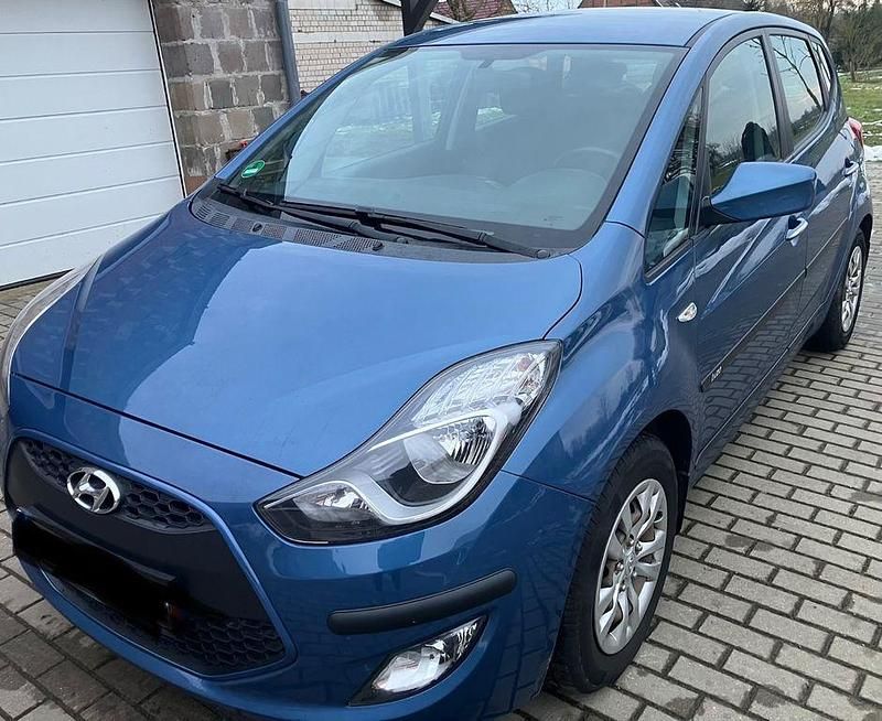 Gebraucht Hyundai ix20 Trend 90 PS (66 kW) 2016 Blau Kleinwagen