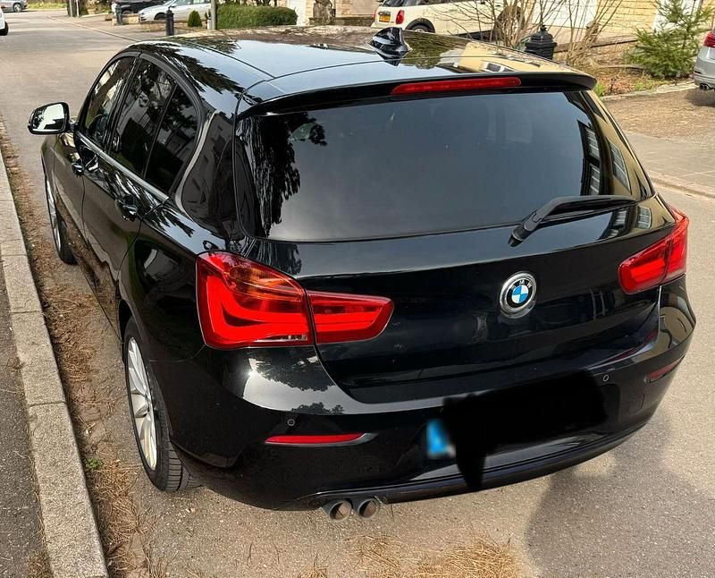 Gebraucht BMW 120 Sport Line 190 PS (139 kW) 2016 Schwarz Kleinwagen