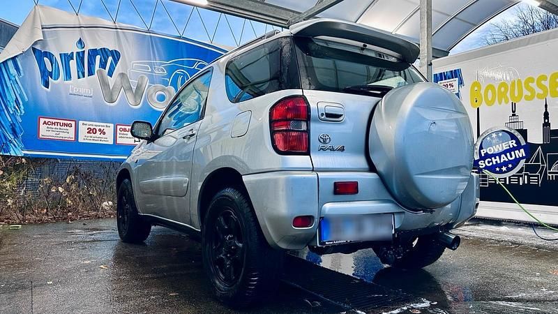 Gebraucht Toyota RAV4 125 PS (91 kW) 2001 Silber SUV