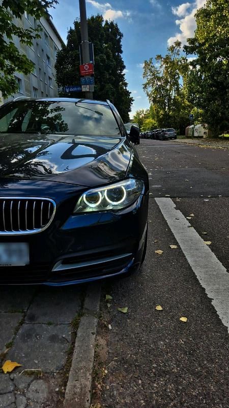 Gebraucht BMW 520 185 PS (136 kW) 2014 Blau Kombi