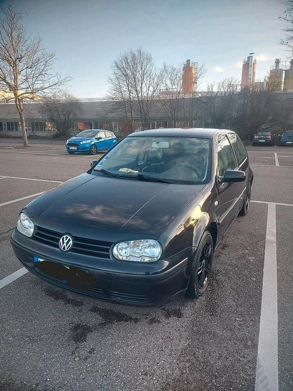 Gebraucht VW Golf IV 75 PS (55 kW) 2002 Schwarz Kleinwagen