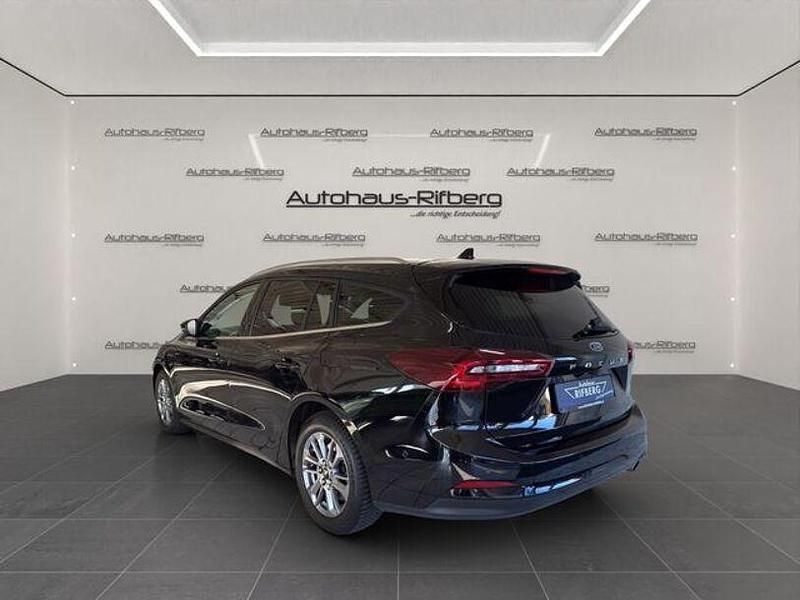 Gebraucht Ford Focus Titanium 116 PS (85 kW) 2024 Schwarz Limousine