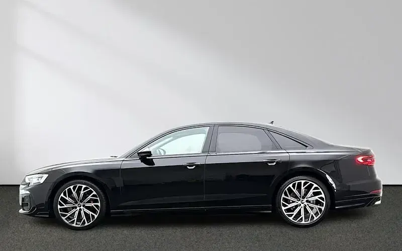 Gebraucht Audi S8 Ambiente 571 PS (419 kW) 2023 Schwarz Limousine
