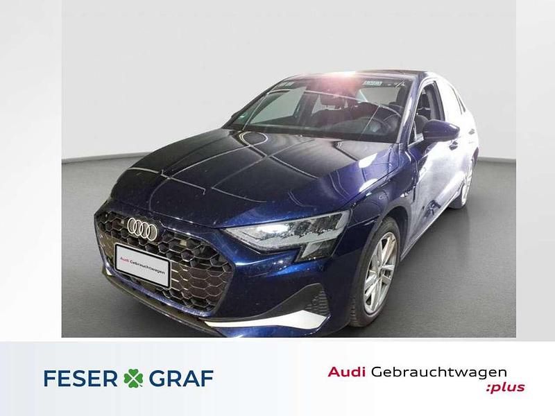 Navarrablau metallic Gebraucht 2025 Audi A3 Ambiente Limousine | 35.890 € (Fairer Preis) - Bild 1/4