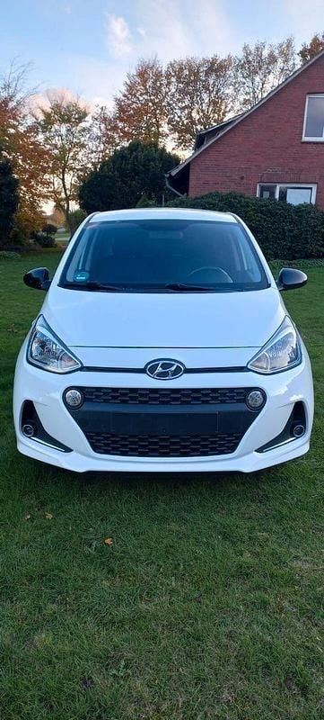 Weiß Gebraucht 2019 Hyundai i10 Trend Kleinwagen | 8.200 € (Fairer Preis) - Bild 1/4