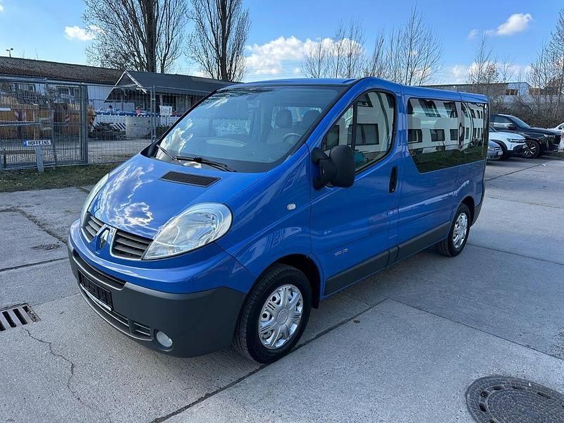 Gebraucht Renault Trafic 114 PS (83 kW) 2010 Blau Van / Kleinbus