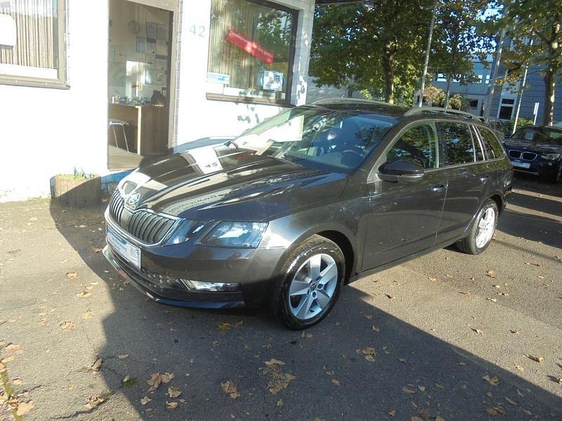 Schwarz Gebraucht 2019 Skoda Octavia Ambition Kombi | 9.950 € (Guter Preis) - Bild 1/4