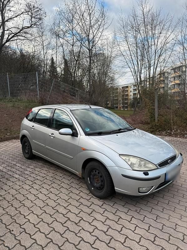 Second-hand Ford Focus 100 CP (73 kW) 2003 Argintiu Berlinǎ