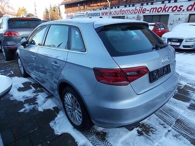 Gebraucht Audi A3 Ambiente 125 PS (91 kW) 2016 Florettsilber Kombi