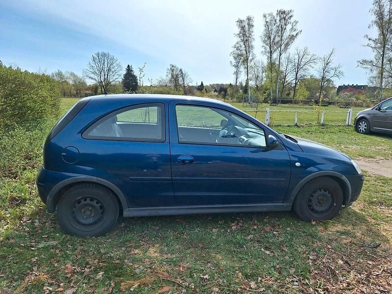 Second-hand Opel Corsa 80 CP (58 kW) 2005 Albastru Hatchback