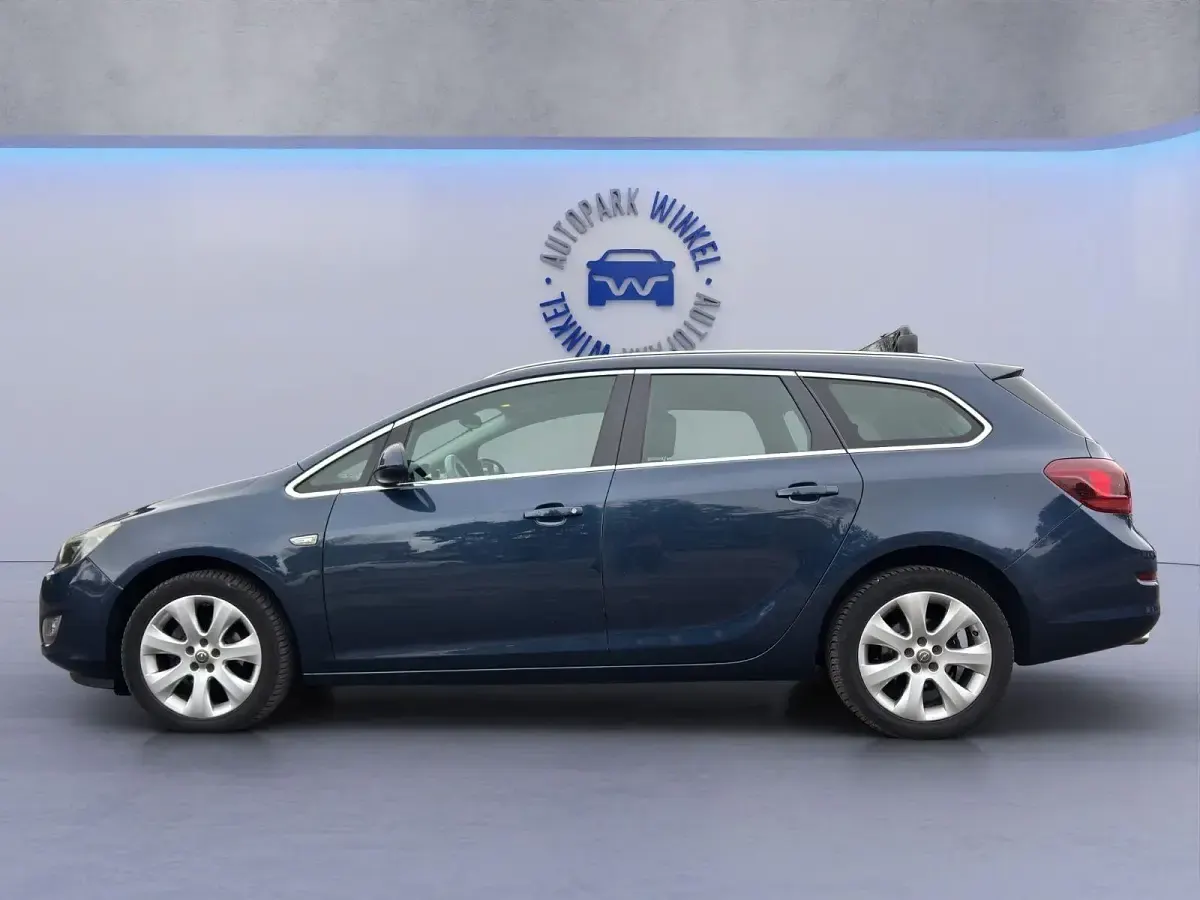 Gebraucht Opel Astra Sport 140 PS (102 kW) 2012 Blau Kombi