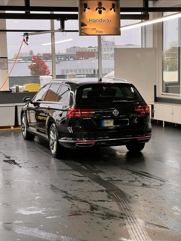 Gebraucht VW Passat Highline 190 PS (139 kW) 2019 Schwarz Kombi