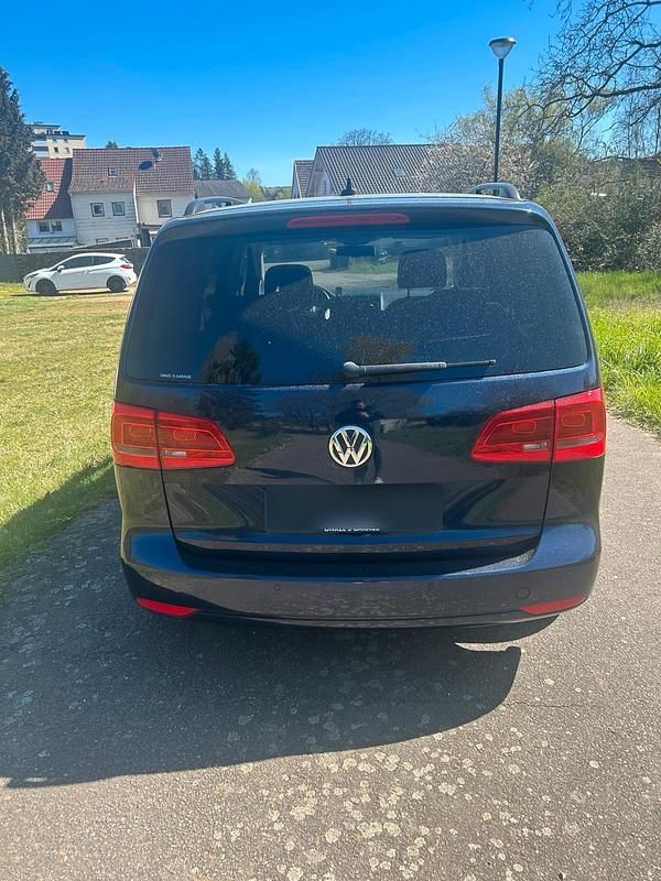 Gebraucht VW Touran 140 PS (102 kW) 2014 Blau Van / Kleinbus