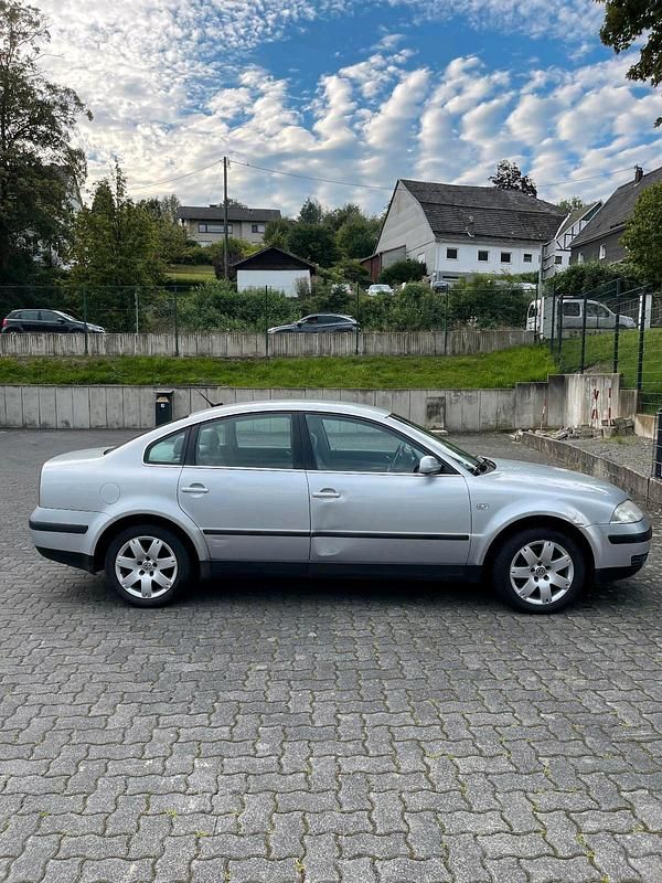 Gebraucht VW Passat 2002 Grau Limousine