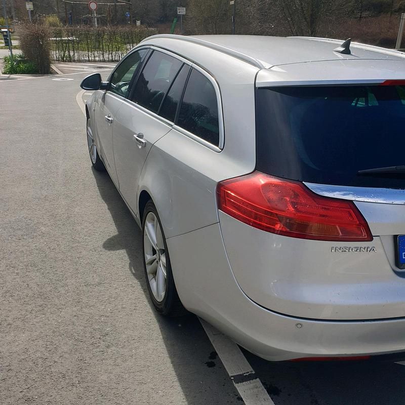 Gebraucht Opel Insignia 160 PS (117 kW) 2012 Silber Kombi