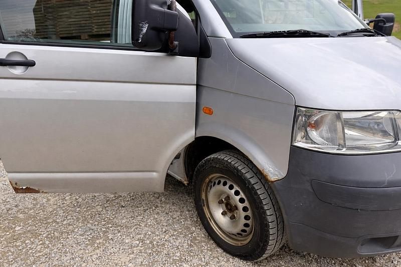 Gebraucht VW Transporter 174 PS (127 kW) 2007 Silber Van