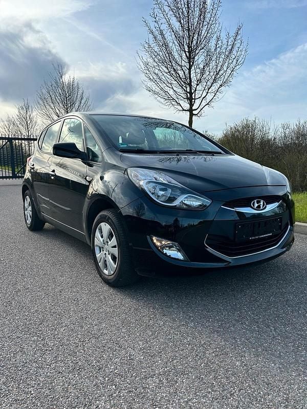 Gebraucht Hyundai ix20 90 PS (66 kW) 2015 Schwarz Kleinwagen