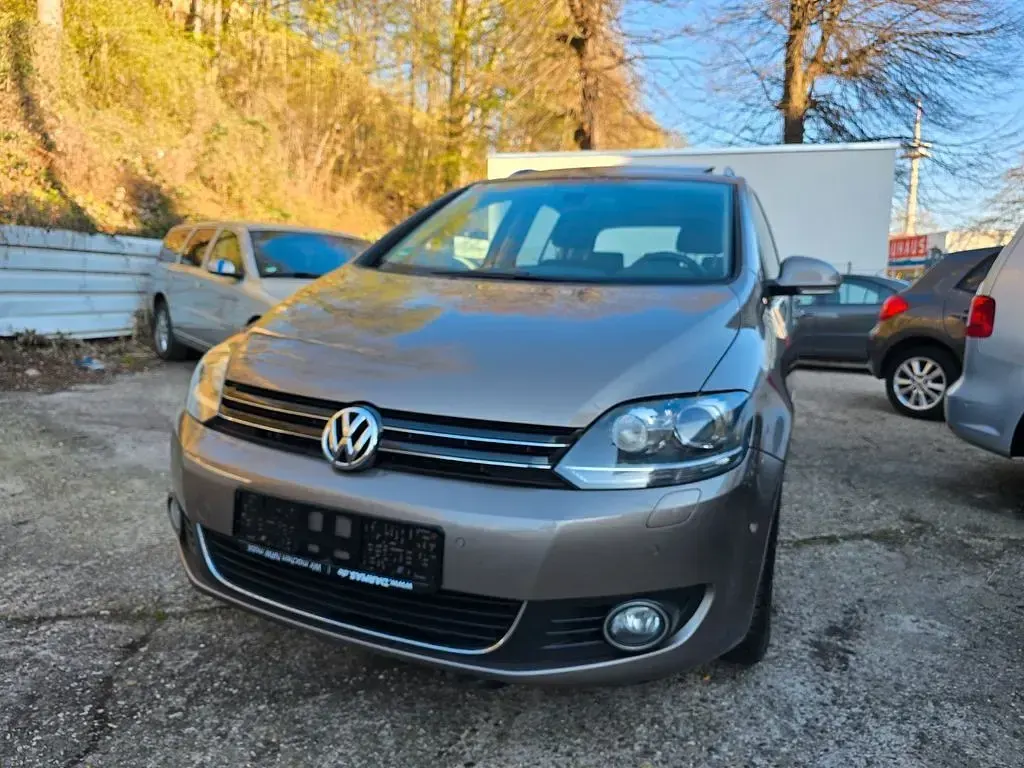 Second-hand VW Golf VII Highline 160 CP (117 kW) 2014 Maro Berlinǎ