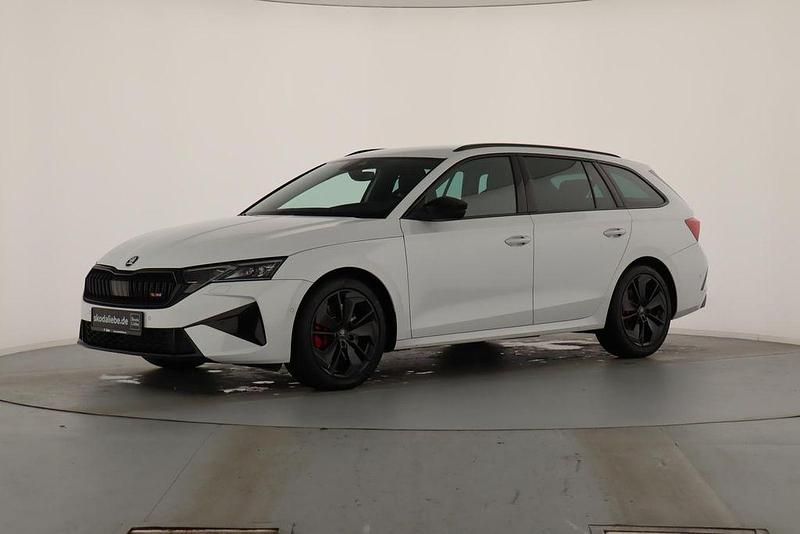 Moonweiss metallic Gebraucht 2025 Skoda Octavia RS Kombi | 34.889 € (Guter Preis) - Bild 1/4