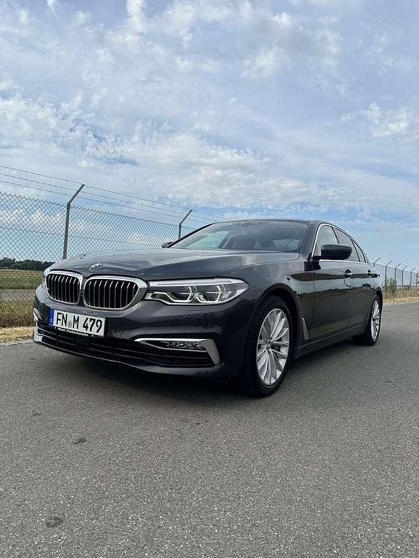 Grau Gebraucht 2017 BMW 540 Luxury Line Limousine | 27.480 € (Guter Preis) - Bild 1/4