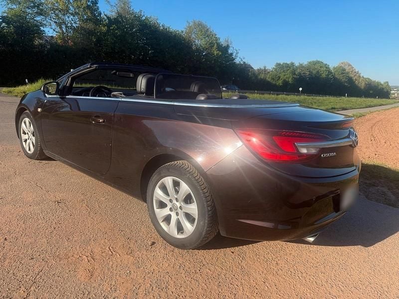 Second-hand Opel Cascada 163 CP (119 kW) 2015 Cabrio