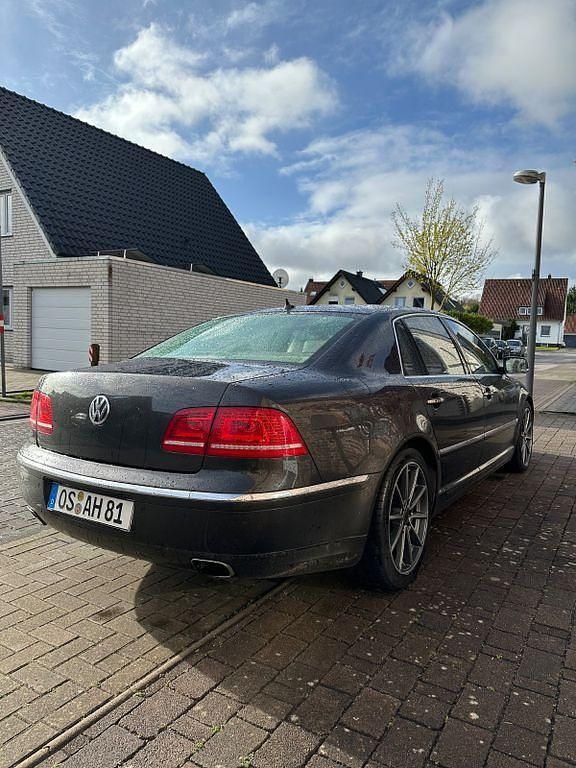 Second-hand VW Phaeton 334 CP (245 kW) 2011 Maro Berlinǎ