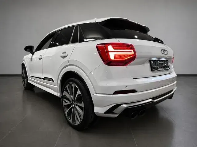 Gebraucht Audi SQ2 Sport 300 PS (220 kW) 2020 Gletscherweiß metallic SUV
