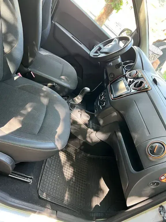 Gebraucht Dacia Lodgy 102 PS (75 kW) 2017 Weiß Van / Kleinbus