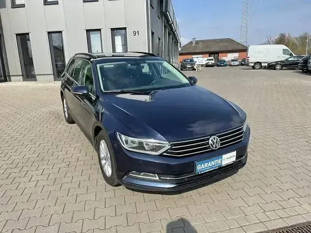 Gebraucht VW Passat Comfortline 150 PS (110 kW) 2017 Andere Limousine