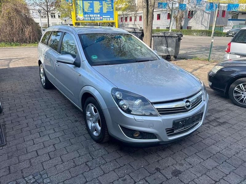 Używany Opel Astra Innovation 116 KM (85 kW) 2009 Srebrny Kombi
