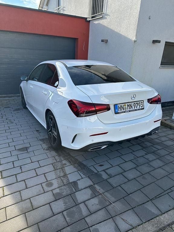 Gebraucht Mercedes A250 224 PS (164 kW) 2019 Weiß Limousine