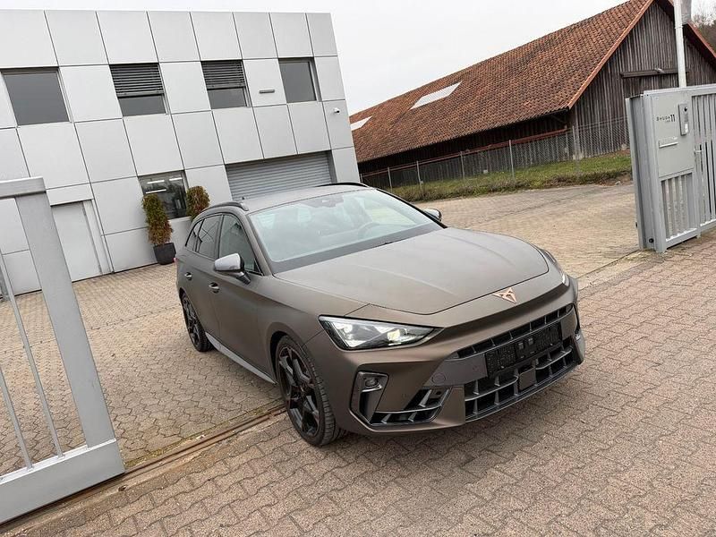 Gebraucht Cupra Leon VZ 333 PS (244 kW) 2025 Braun Limousine