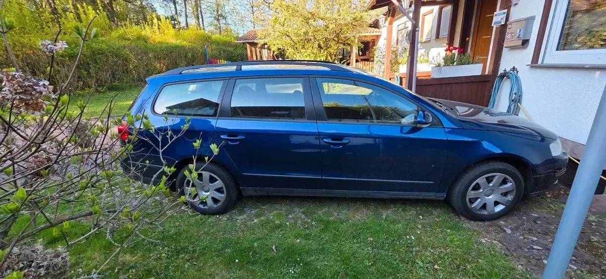 Gebraucht VW Passat Individual 105 PS (77 kW) 2008 Blau Limousine
