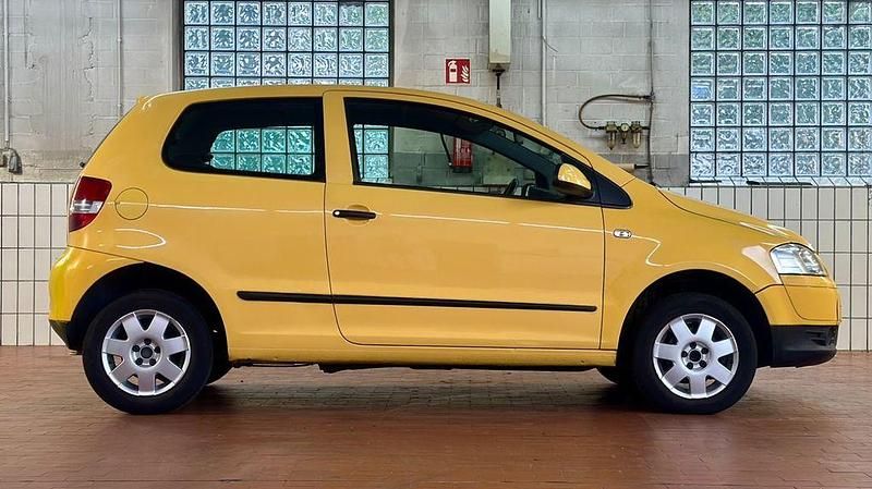 Gebraucht VW Fox Basis 54 PS (39 kW) 2006 Gelb Kleinwagen