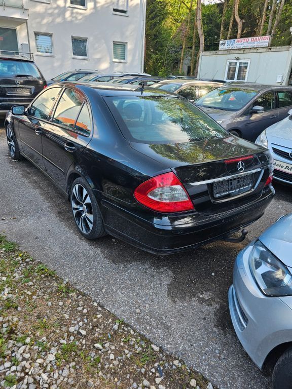 Gebraucht Mercedes E220 170 PS (125 kW) 2006 Schwarz Limousine