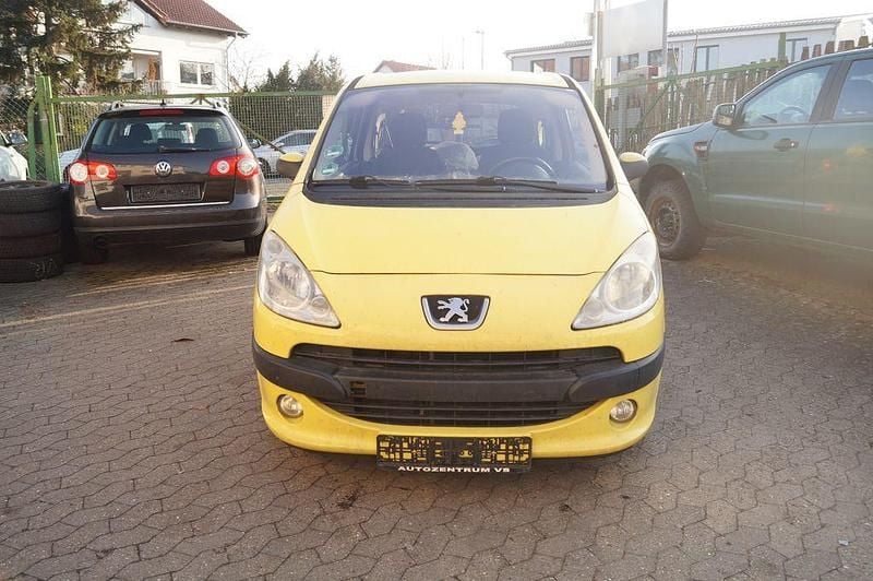 Gelb Gebraucht 2006 Peugeot 1007 Premium Van / Kleinbus | 590 € (Superpreis) - Bild 1/4