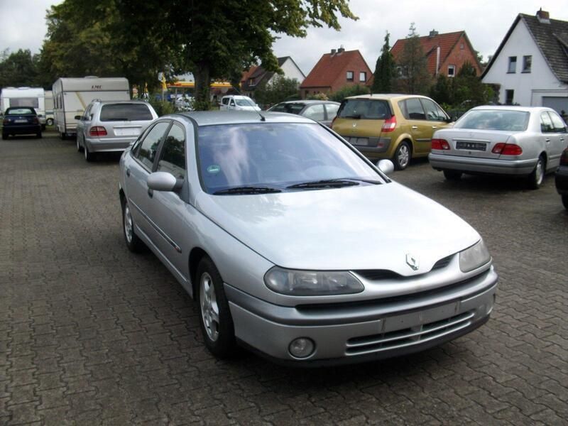 Silber Gebraucht 1999 Renault Laguna Limousine | 4.800 € - Bild 1/4