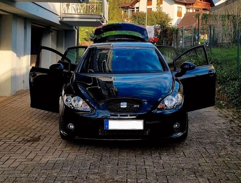 Schwarz Gebraucht 2012 Cupra Leon Limousine | 5.900 € (Fairer Preis) - Bild 1/4