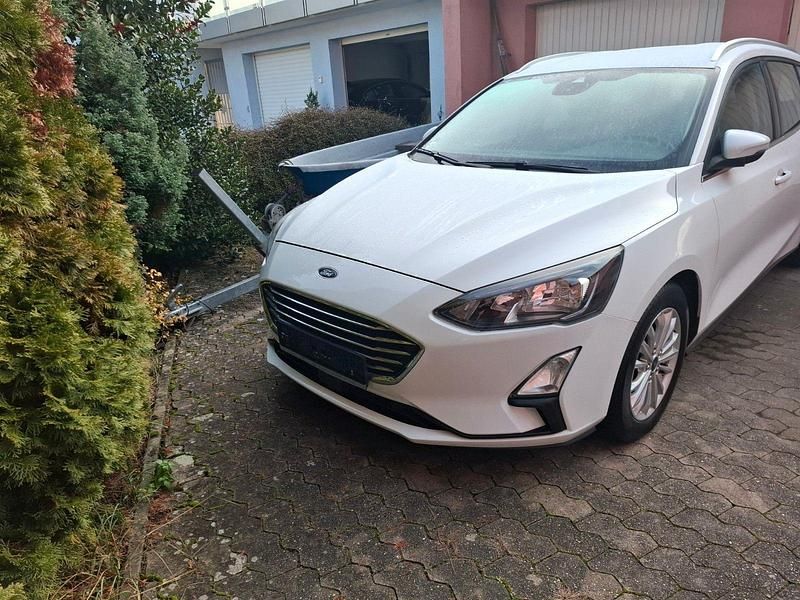 Gebraucht 2020 Ford Focus Titanium Kombi | 13.499 € (Guter Preis) - Bild 1/4