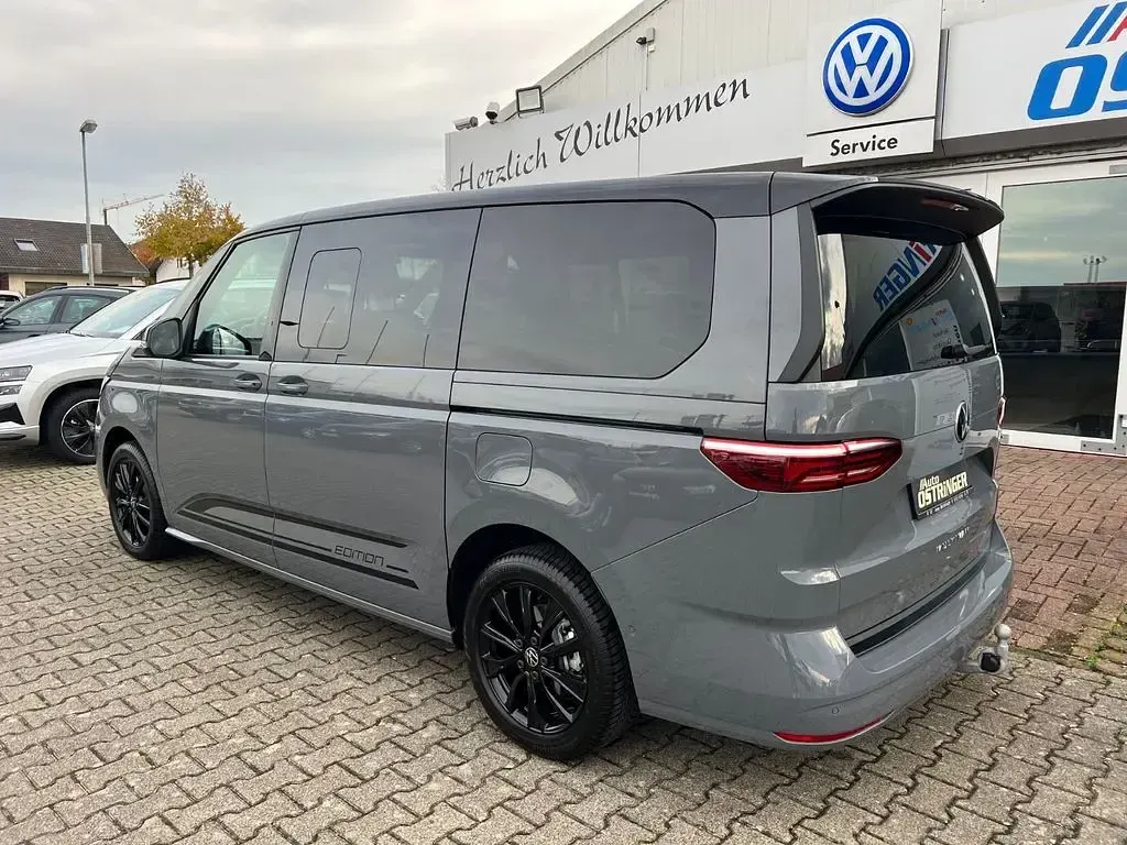 Gebraucht VW Multivan Edition 150 PS (110 kW) 2024 Grau Van / Kleinbus
