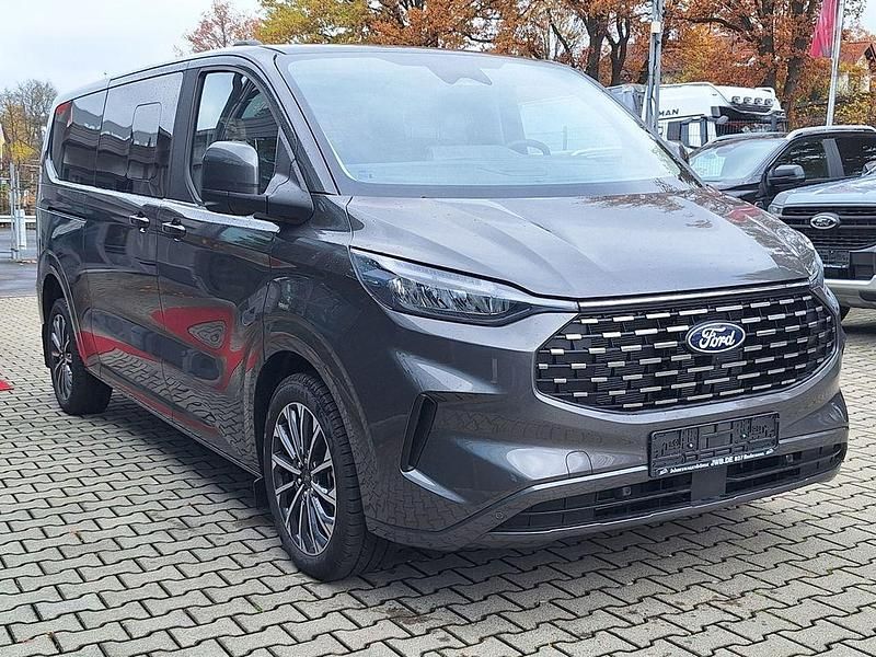 Neu Ford Tourneo Titanium 170 PS (125 kW) 2025 Grau Van / Kleinbus